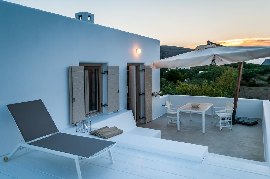 Milia Gi Suites Поллония Номер фото
