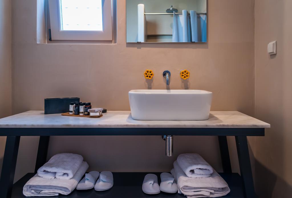Milia Gi Suites Поллония Номер фото