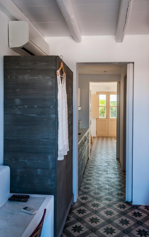 Milia Gi Suites Поллония Номер фото